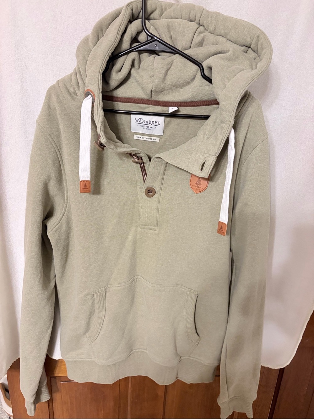 Wanakome Men's Olive Green Pullover Hoodie with White Drawstrings